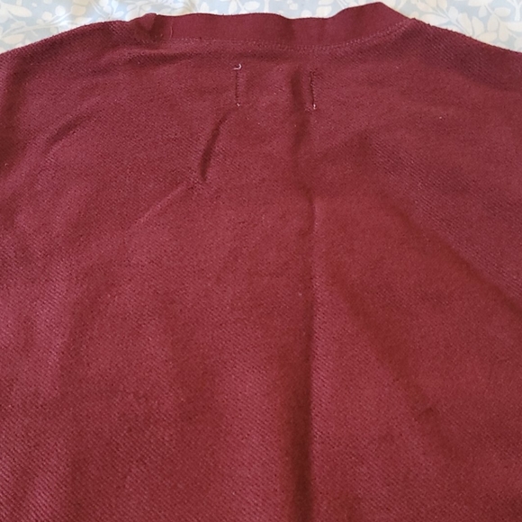 🍍Maroon Sweater🍍 - Picture 5 of 7